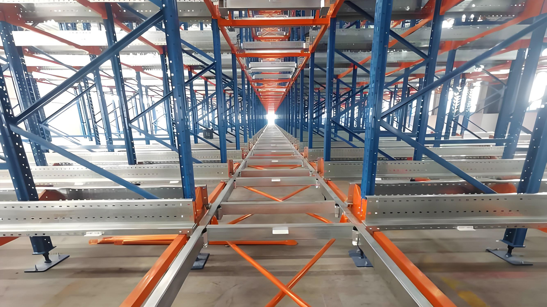 4-way shuttle hệ thống giá kệ con thoi 4 chiều lưu trữ hàng hóa