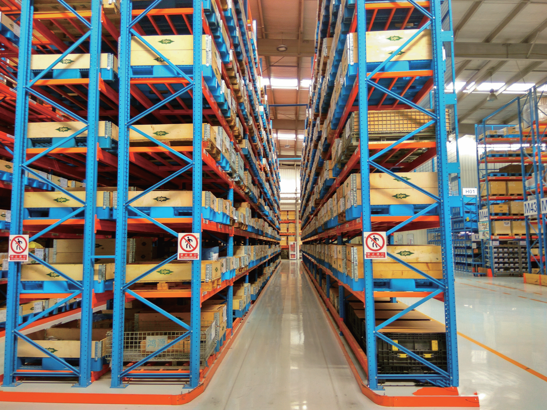 Very Narrow Ailse kệ lối đi hẹp