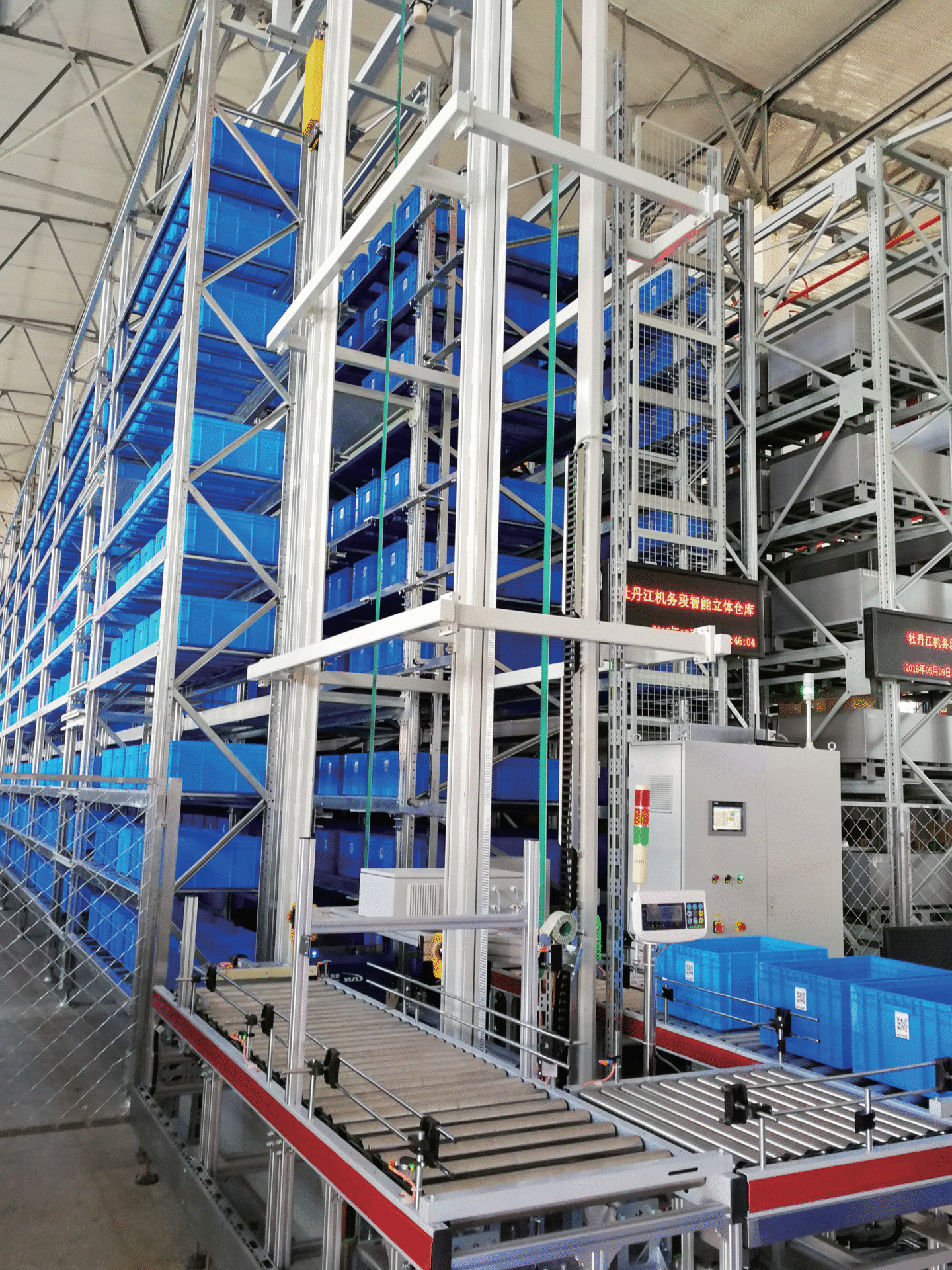 Shuttle Vehicle MiniLoad AS/RS Hệ thống AS/RS Mini-load sử dụng Xe Con Thoi