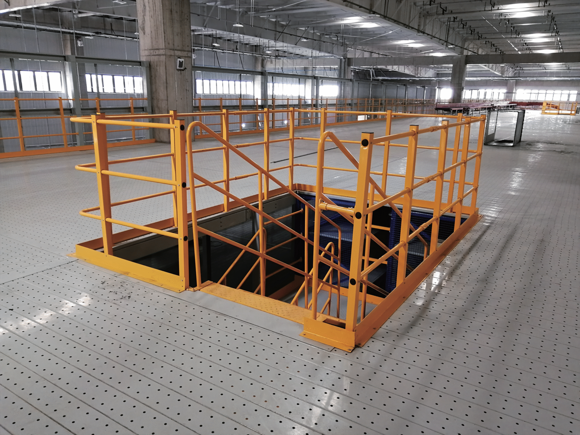 Multi-tier Racking kệ nhiều tầng